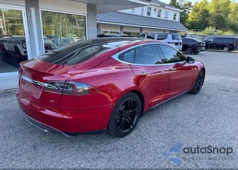 2013 Tesla Model S из США, поврежденный, VIN 5YJSA1CG5DFP18929
